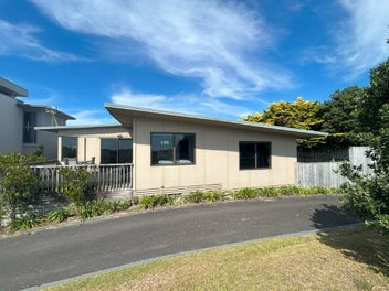 Image 1 of 20