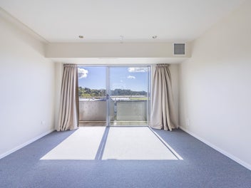 Open to Offers, Value Buy, Tons of Natural Light