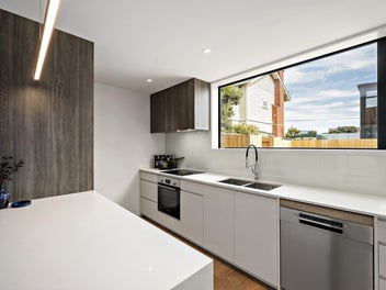 BRAND NEW IN LYALL BAY (FREEHOLD)