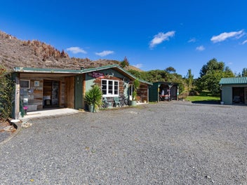Rustic Rural Retreat.. Sheds, Sheds &...