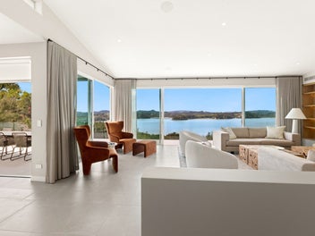 Luxurious coastal living