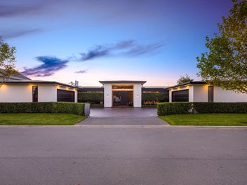 Lavish Luxury Living!