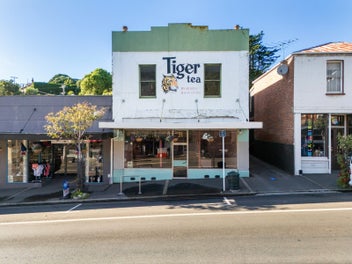 Image 1 of 18