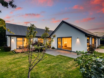 One of a Kind – Luxurious & Spacious