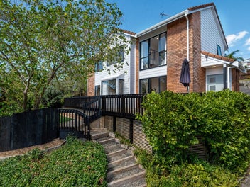 Another SOLD Under the Hammer!