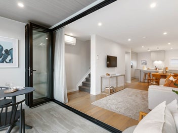 Lucky Last - Exclusive Coastal Townhouse