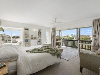 Home & income beach retreat