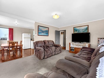 5 Bed home + Rumps & Garage on Freehold 607sqm