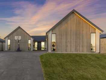 Framing the View, Setting the Standard