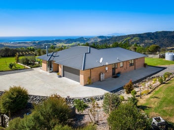 Wow! Fly In, Unwind, Soak in the Views