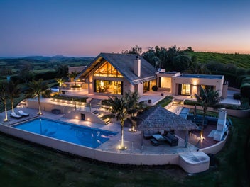 Luxury Coastal Living!