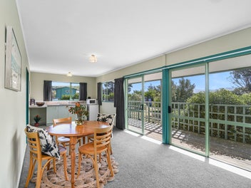 Garden view cottage retreat