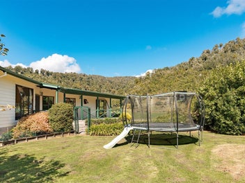 Homestead, hobby farm, lifestyle