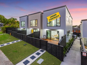 Brand New Homes - Prime Picturesque Location