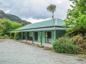 Exquisite Rural Home? Business Adventure?