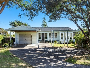 The Beach House, Ocean Views and Beach Access
