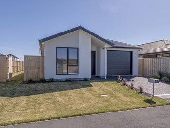Vendors Moving South - Priced To Sell!