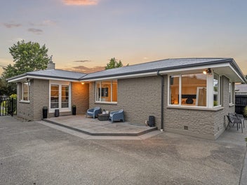 GREAT LIVING ON GLENCOE!