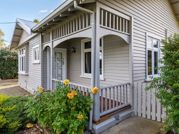 Charm, Character and Modern
