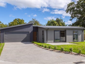 Brand new & brilliant in the heart of...