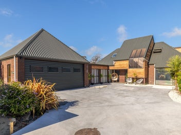 Sundrenched Home with Golf Course Views!