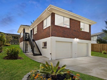 Renovated Home on 607m2 in Stonefields School zone