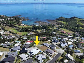Sensational Doubtless Bay Views & Priced to Sell!!