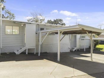 Charming 2-Bedroom Home in Prime Otahuhu Location!