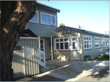 Image 1 of 7