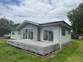Near New Branderson Home With Upgrade