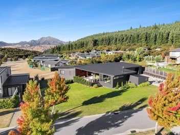 Stylish living on Diamond Lane awaits you!