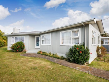 Charming 1960s Gem - Tidy & Warm