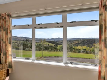 Family Home with Views - Sought After Maunu