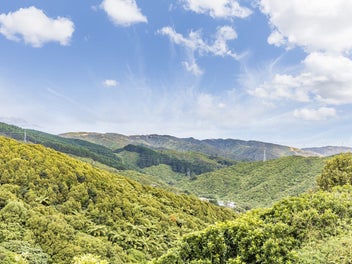 SUNNY FAMILY GEM WITH LOVELY VIEWS