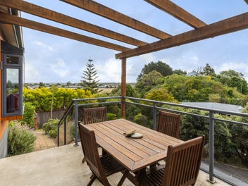 Move In And Unwind Here