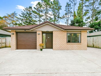 Affordable Family Home in Henderson Centre!