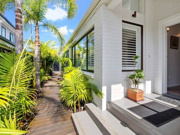 Ultimate Location & Lifestyle!