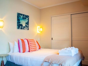 Cute City Crash Pad - Prime Waterfront Location!