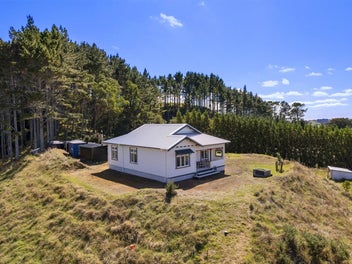 Endless potential & fabulous views!