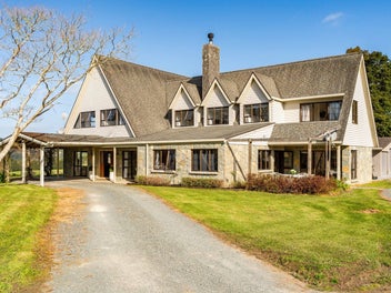 Expansive lifestyle retreat- A rare opportunity.
