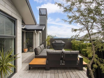 Showstopper Home, Serious Seller