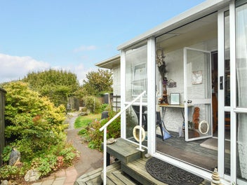 Cosy Charm, Central Location