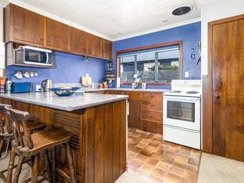 Four Bedrooms, Two Living Areas, Workshop & Garden
