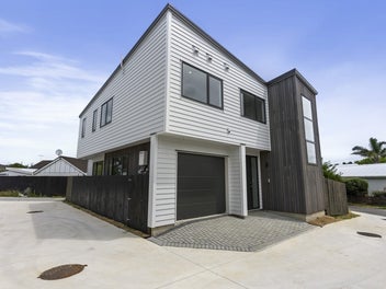 Luxe New Build, Be the First to Own Me!