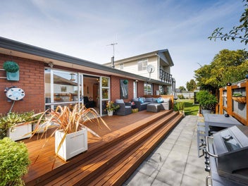 Family Retreat In Premium Location