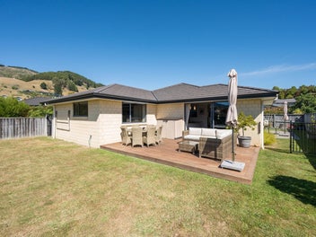 Easy Living in a Prime Richmond Location