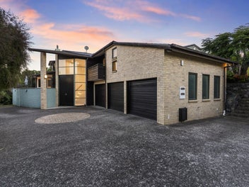 Incredible Family Home - Viewing all weekend!