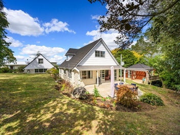 Superb Family Home + Studio