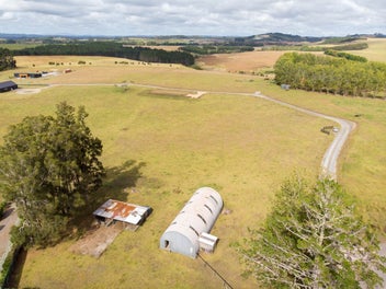Lifestyle Block With Barn, Power & Bore