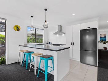 Stylish, Easy-Care Living in The Lakes